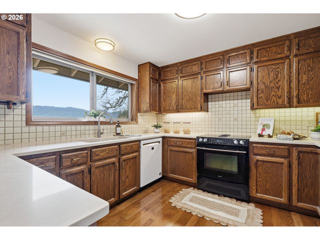 49950 Nw Mystic Dr, Forest Grove, OR 97116