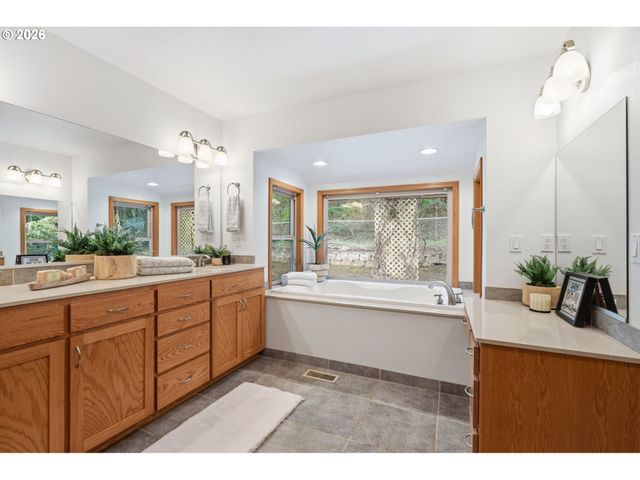 49950 Nw Mystic Dr, Forest Grove, OR 97116