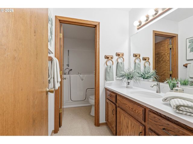 49950 Nw Mystic Dr, Forest Grove, OR 97116