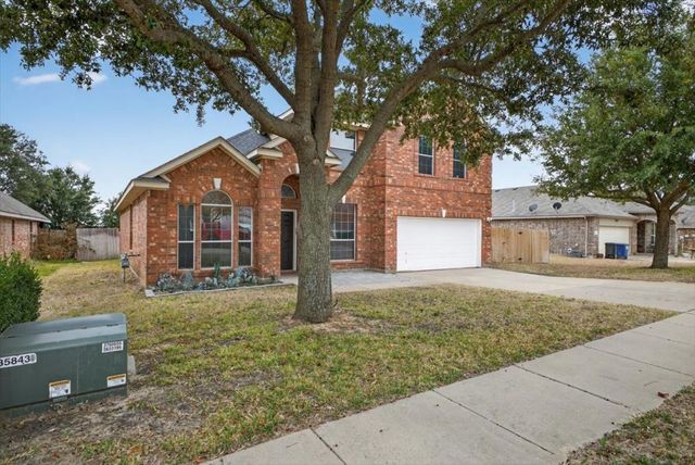 1420 Meadowlakes Drive, Azle, TX 76020