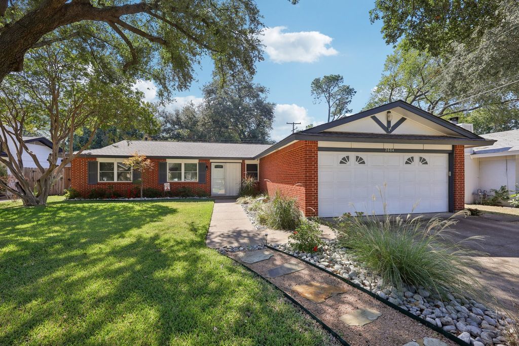 2604 Hollywood Drive, Arlington, TX 76013