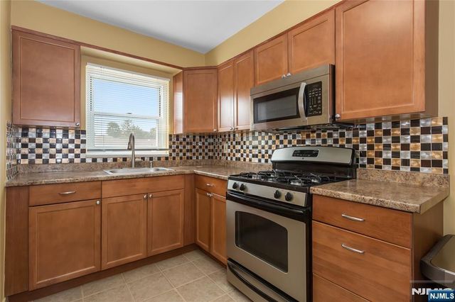 484 Crestwood Avenue 34, Hackensack, NJ 07601