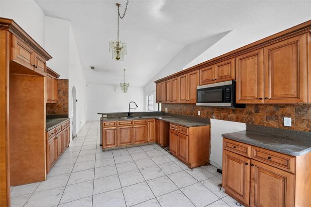 1006 N MAGEE CREEK COURT, Oviedo, FL 32765