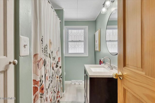 34 Shelterwood Road, Schodack, NY 12061