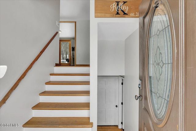 34 Shelterwood Road, Schodack, NY 12061