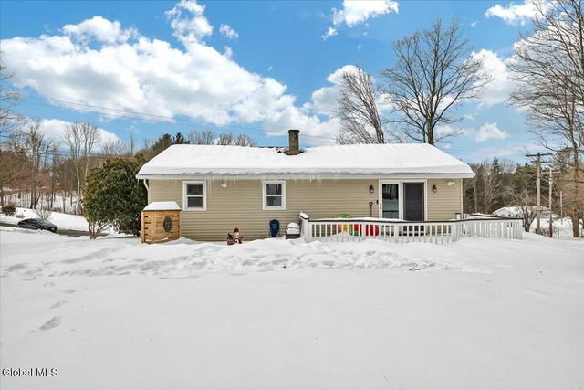 34 Shelterwood Road, Schodack, NY 12061