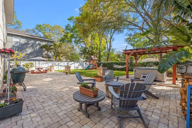 1804 W ERNA DRIVE, Tampa, FL 33603