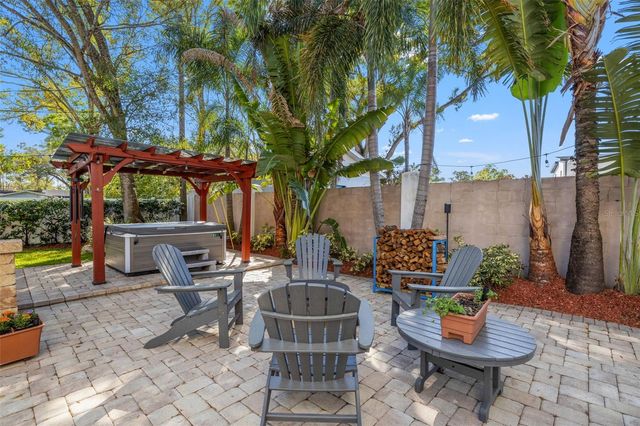 1804 W ERNA DRIVE, Tampa, FL 33603