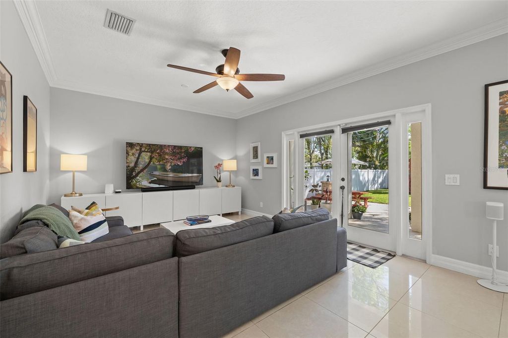 Image 12 of property listing at 1804 W ERNA DRIVE, Tampa, FL 33603