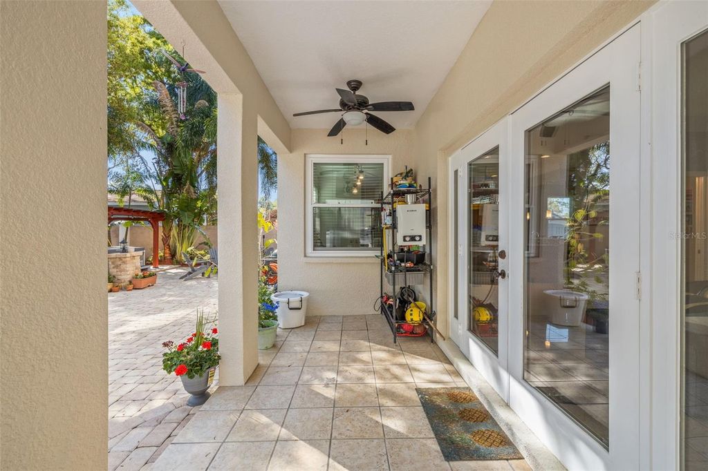 Image 32 of property listing at 1804 W ERNA DRIVE, Tampa, FL 33603