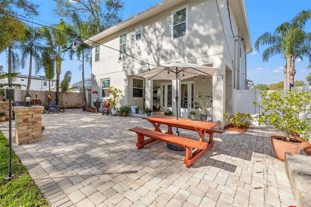 Image 35 of property listing at 1804 W ERNA DRIVE, Tampa, FL 33603