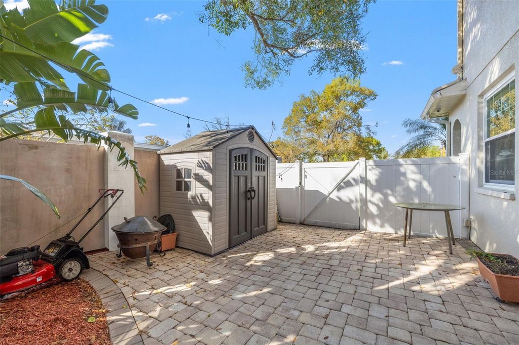 Image 40 of property listing at 1804 W ERNA DRIVE, Tampa, FL 33603