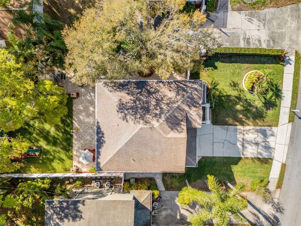 Image 41 of property listing at 1804 W ERNA DRIVE, Tampa, FL 33603