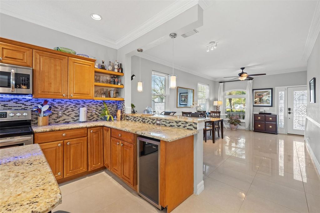 Image 7 of property listing at 1804 W ERNA DRIVE, Tampa, FL 33603