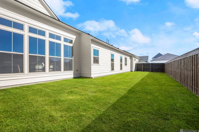 13733 Sweet Cherry Dr, Baton Rouge, LA 70810