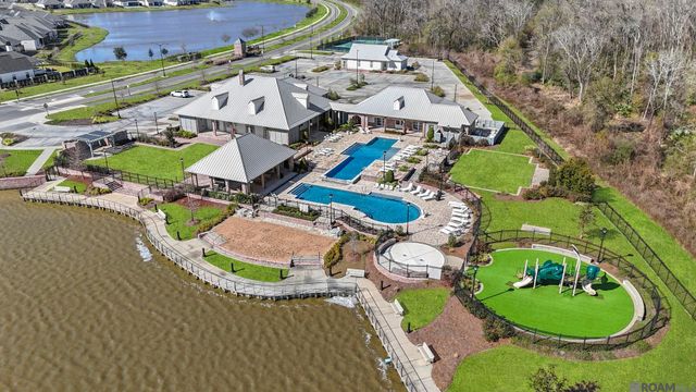 13733 Sweet Cherry Dr, Baton Rouge, LA 70810