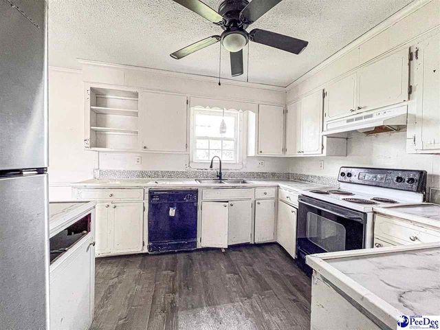 304 E Suena Dr, Florence, SC 29505