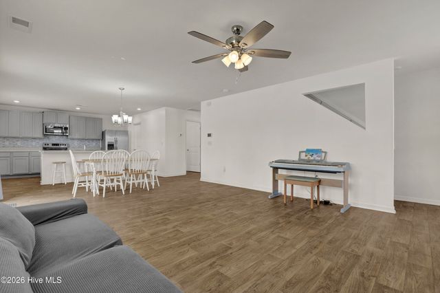 178 Everett Yopp Drive, Sneads Ferry, NC 28460