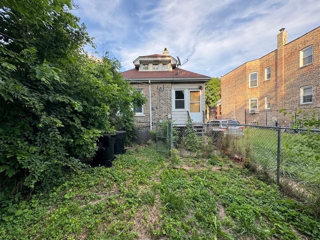 5748 S Laflin Street, Chicago, IL 60636