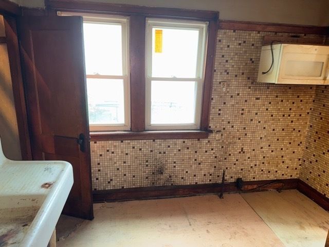 5748 S Laflin Street, Chicago, IL 60636