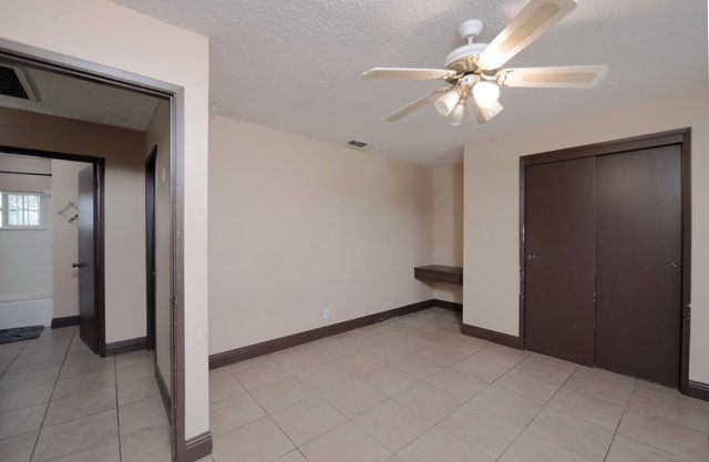 8233 S Elm Avenue, Fresno, CA 93706