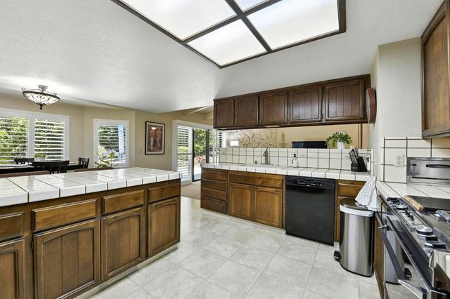 2709 Green Glen Rd, Cameron Park, CA 95682