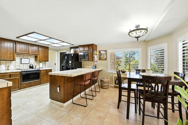 2709 Green Glen Rd, Cameron Park, CA 95682