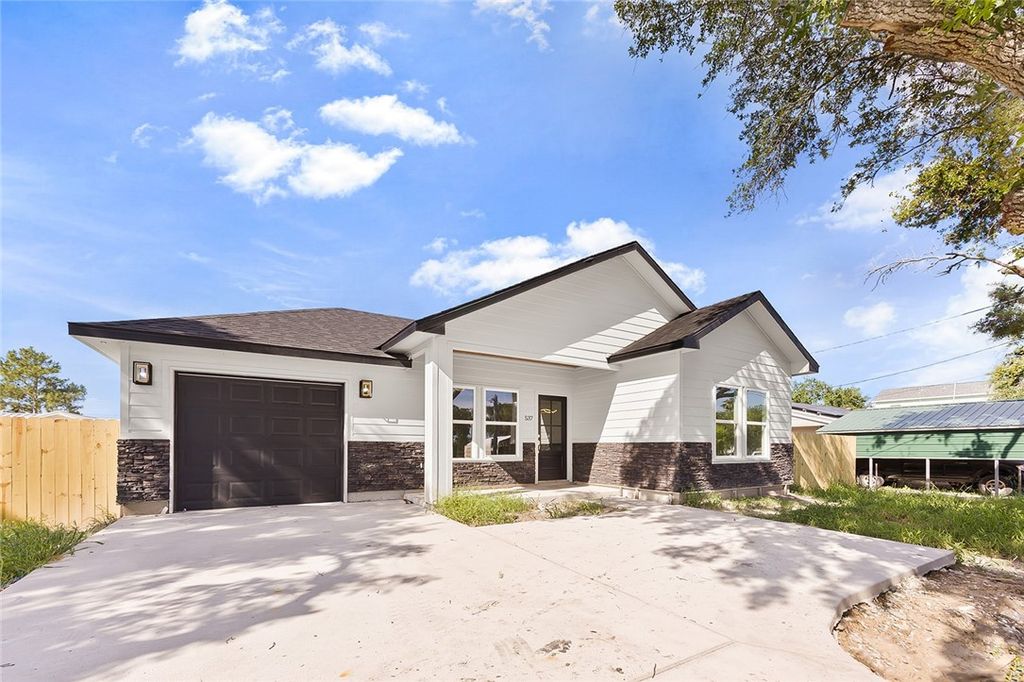 537 Pearson St, Corpus Christi, TX 78418 — photo 2