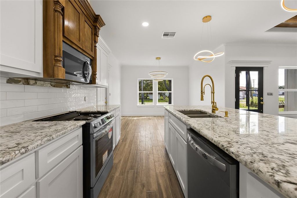 537 Pearson St, Corpus Christi, TX 78418 — photo 5