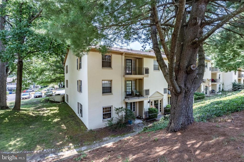 5898-H SURREY HILL PL #685, Springfield, VA 22152