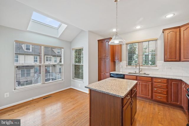 19608 EDGEMONT SQ, Ashburn, VA 20147