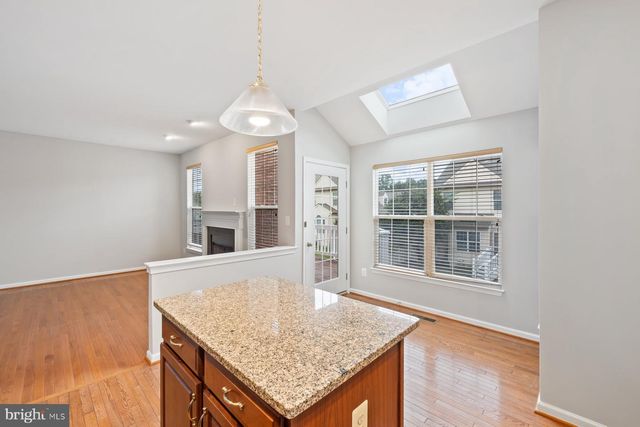 19608 EDGEMONT SQ, Ashburn, VA 20147