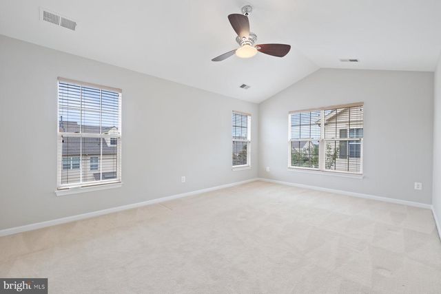 19608 EDGEMONT SQ, Ashburn, VA 20147