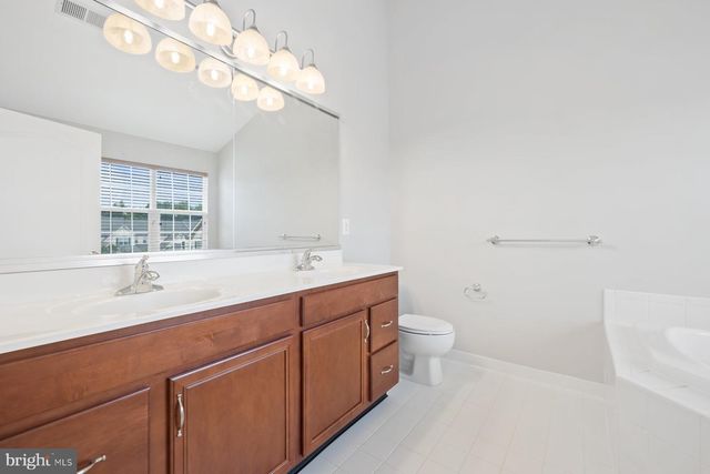 19608 EDGEMONT SQ, Ashburn, VA 20147