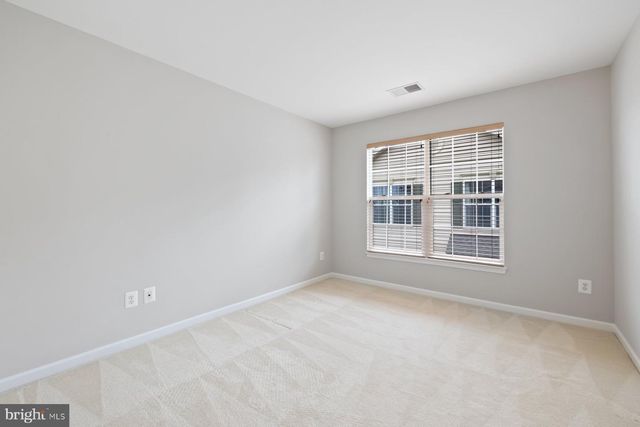 19608 EDGEMONT SQ, Ashburn, VA 20147