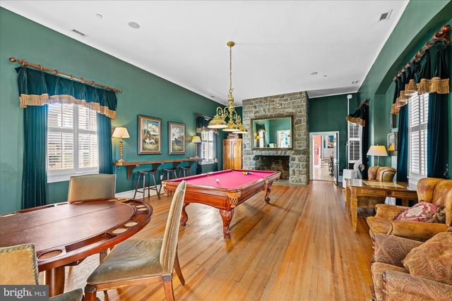 19608 EDGEMONT SQ, Ashburn, VA 20147