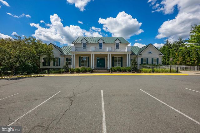 19608 EDGEMONT SQ, Ashburn, VA 20147