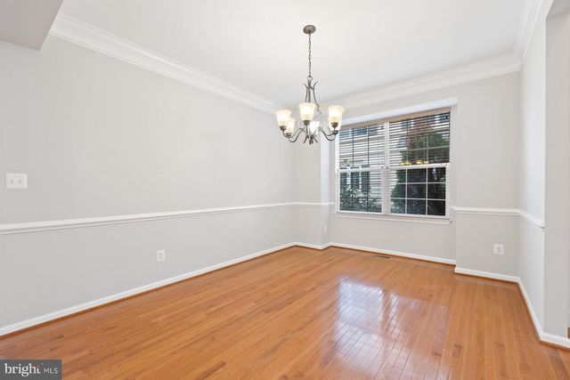 19608 EDGEMONT SQ, Ashburn, VA 20147