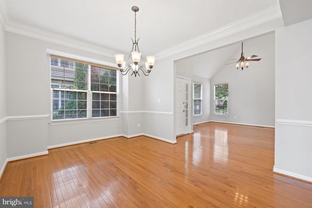 19608 EDGEMONT SQ, Ashburn, VA 20147