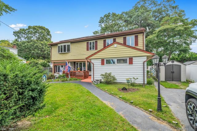 43 Horton Street, West Islip, NY 11795