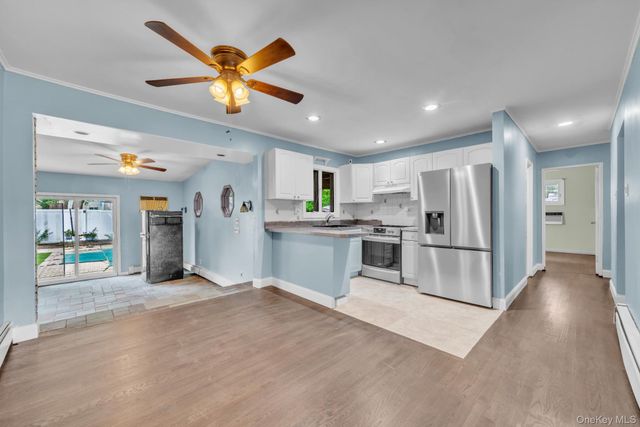 43 Horton Street, West Islip, NY 11795