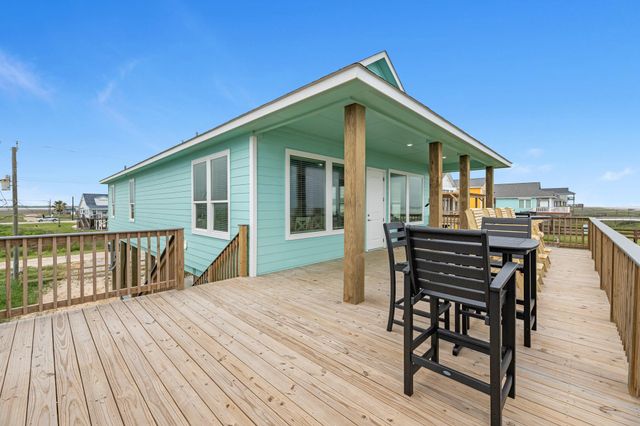 4723 Bluewater Drive, Freeport, TX 77541