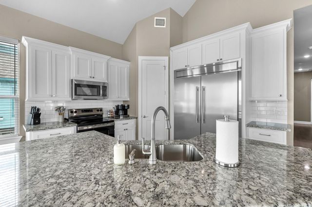 4723 Bluewater Drive, Freeport, TX 77541