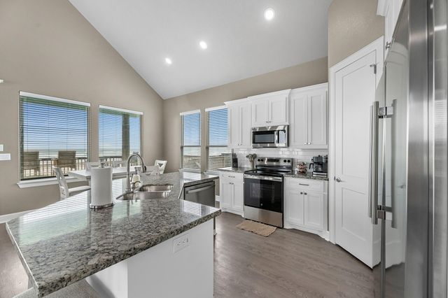 4723 Bluewater Drive, Freeport, TX 77541