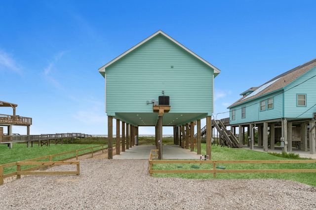 4723 Bluewater Drive, Freeport, TX 77541