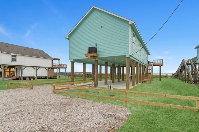 4723 Bluewater Drive, Freeport, TX 77541