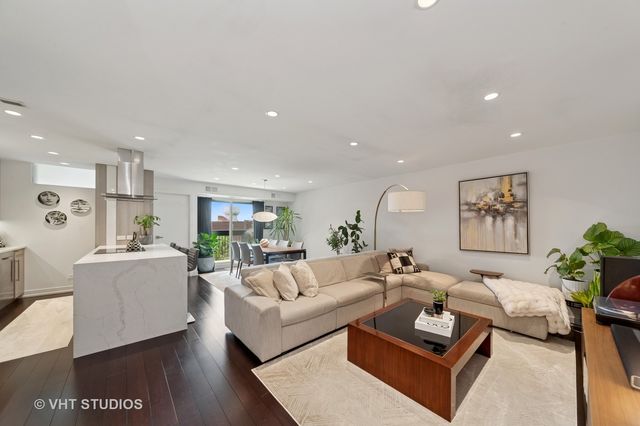 3700 Capri UNIT 607 Court 607, Glenview, IL 60025