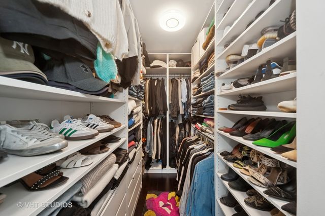 3700 Capri UNIT 607 Court 607, Glenview, IL 60025
