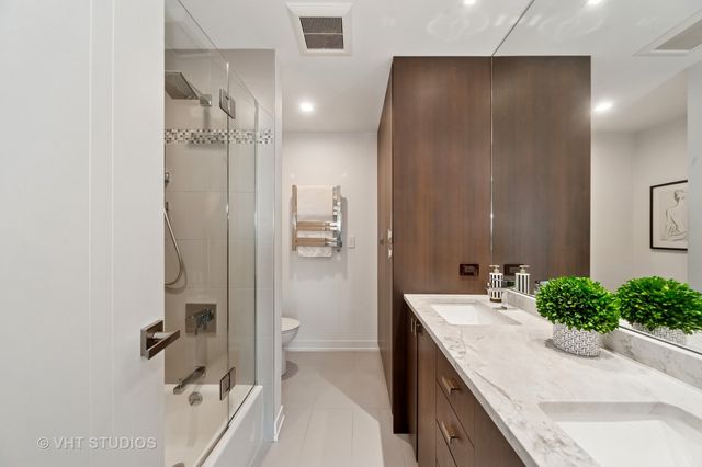 3700 Capri UNIT 607 Court 607, Glenview, IL 60025