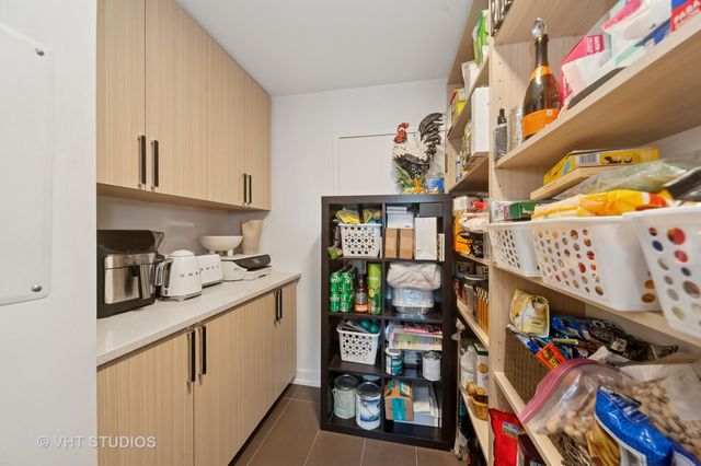 3700 Capri UNIT 607 Court 607, Glenview, IL 60025